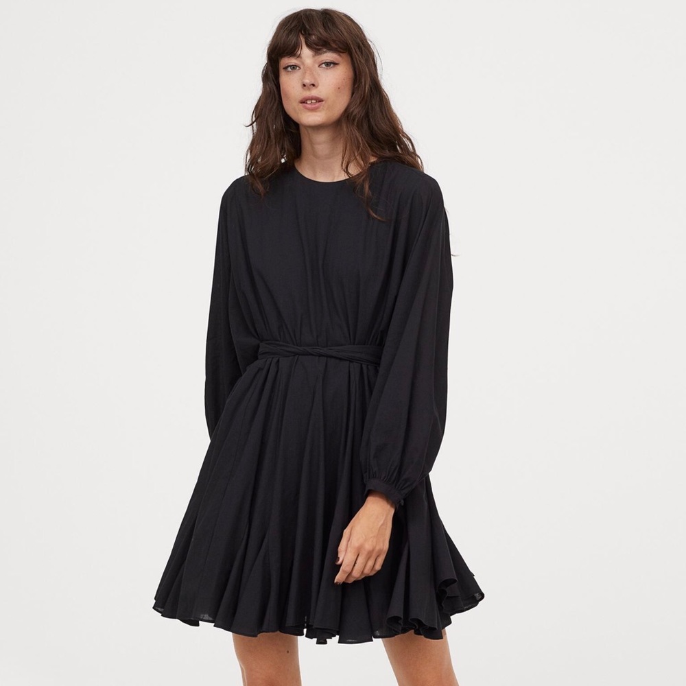 black voluminous cotton dress with removable belt